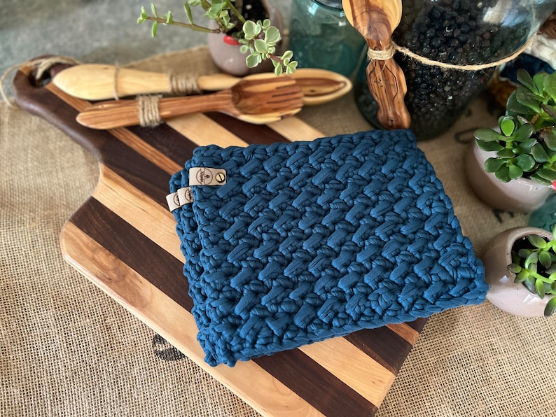 FARMHOUSE KITCHEN TRIVETS, crochet hot pad, coffee pot pad, farmhouse crochet chunky trivet, flower pot pad, essential oil diffuser mat image 5