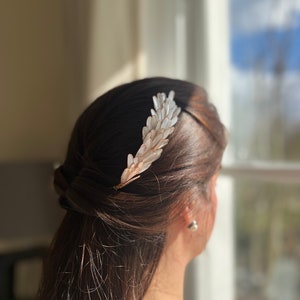 ブライダルパールヘアコーム、ゴールドヘアコーム、ブライダルヘッドピース、ウェディングヘアピース、ウェディングヘアアクセサリー、ブライダルティアラ、ブライダルヘッドバンド、クラウン