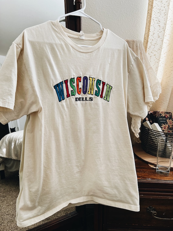 90s Vintage Wisconsin Dells Tshirt