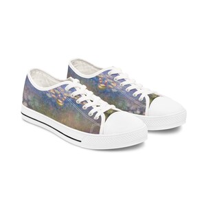 Step into Art: Claude Monet Water Lilies Women&#39;s Low Top Sneakers
