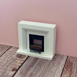 Miniature Dollhouse Fire Place with Logs