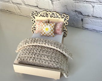 Miniature Dollhouse Bed With Bedding