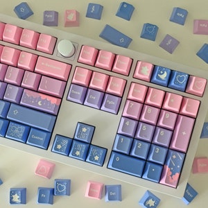Ensemble de capuchons de touche sur le thème des fées et de la lune roses pour clavier mécanique | Ensemble de porte-clés sur le thème des contes de fées |  136 pièces | Profil Cerise | Matériau PBT