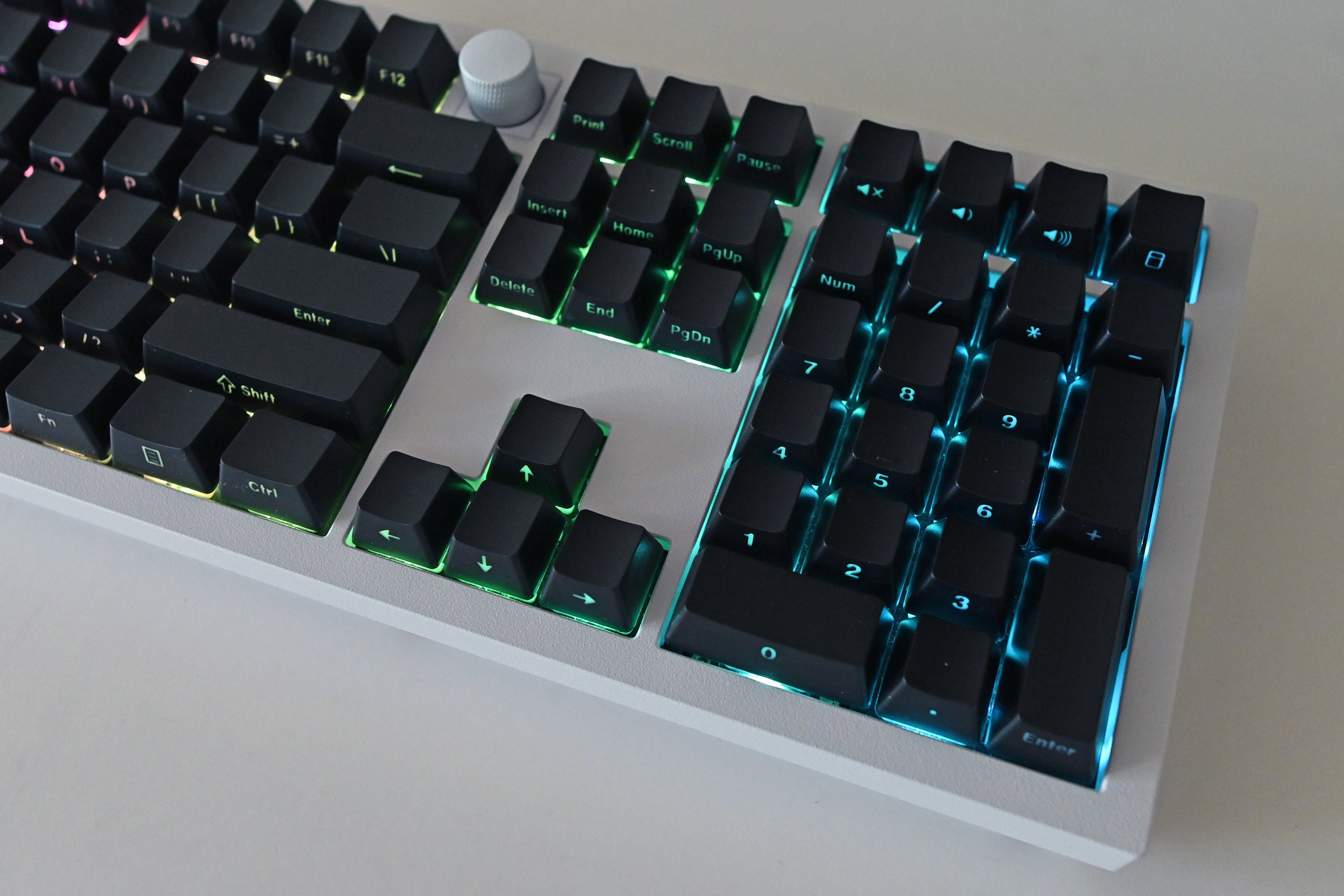 Black Backlit Side Print Shine Through Keycap Set for Black Backlit Side Print Shine Through Keycap Set for
