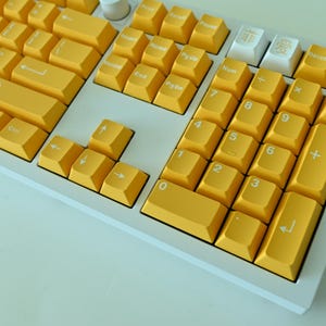 Mango Orange Yellow Keycap Set: Cherry Profile, ABS image 3