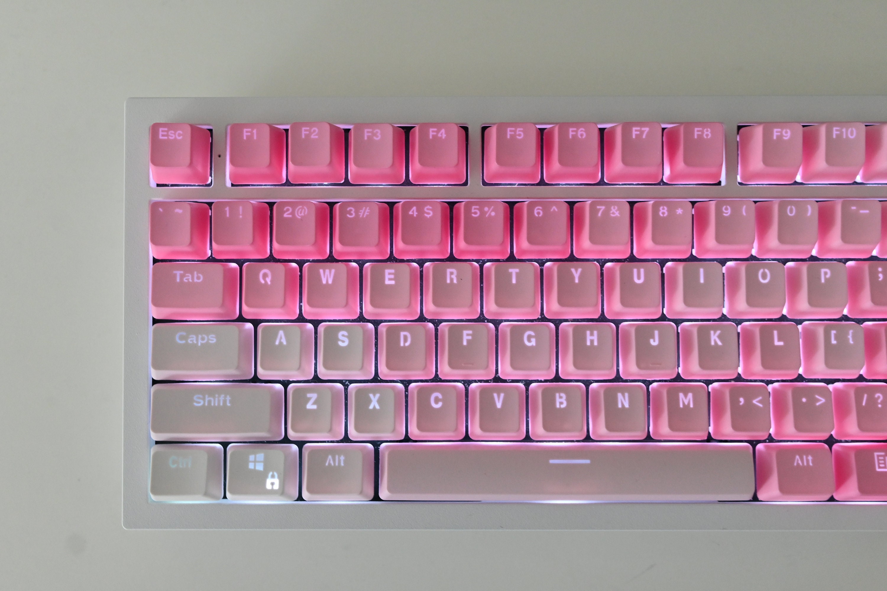 Backlit Pink Gradient Love Theme Keycap Set for Mechanical