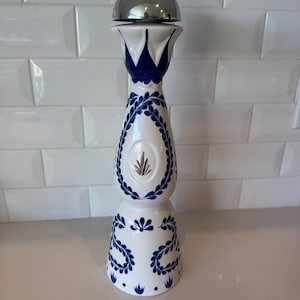 Clase Azul Reposado Tequila Tavalera Pottery Ceramic Bottle Decanter Agave Emblem Decorative 750ml (Empty Bottle ) - NO BOX