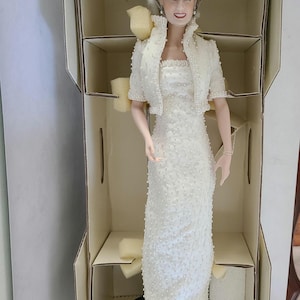 Royal Doulton Figurines Princess Diana - Etsy