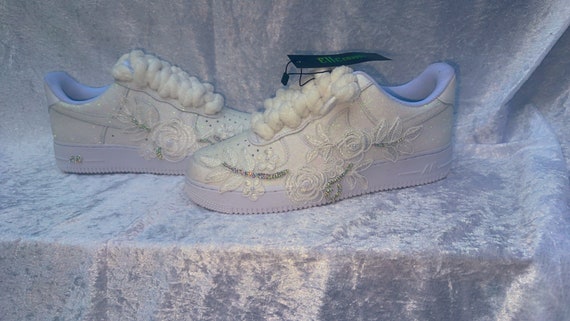 air force with fluffy tongue