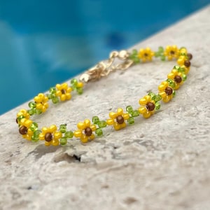 Bead Flower Bracelet / Sunflower Bracelet / Daisy Chain Bracelet / Dainty Bracelet / Flower Bead Bracelet / 14k GF Jewelry