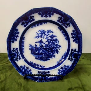 Antique Davenport Flow Blue “Amoy” Plate – Octagonal Chinoiserie Design, c. 1845–1860
