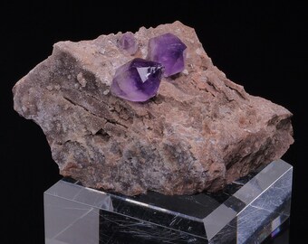 クォーツ バール アメジスト カザフスタン 110 グラム 収集用鉱物