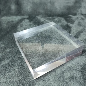Base in acrilico 80 x 80 x 20 mm senza smussi per raccolta