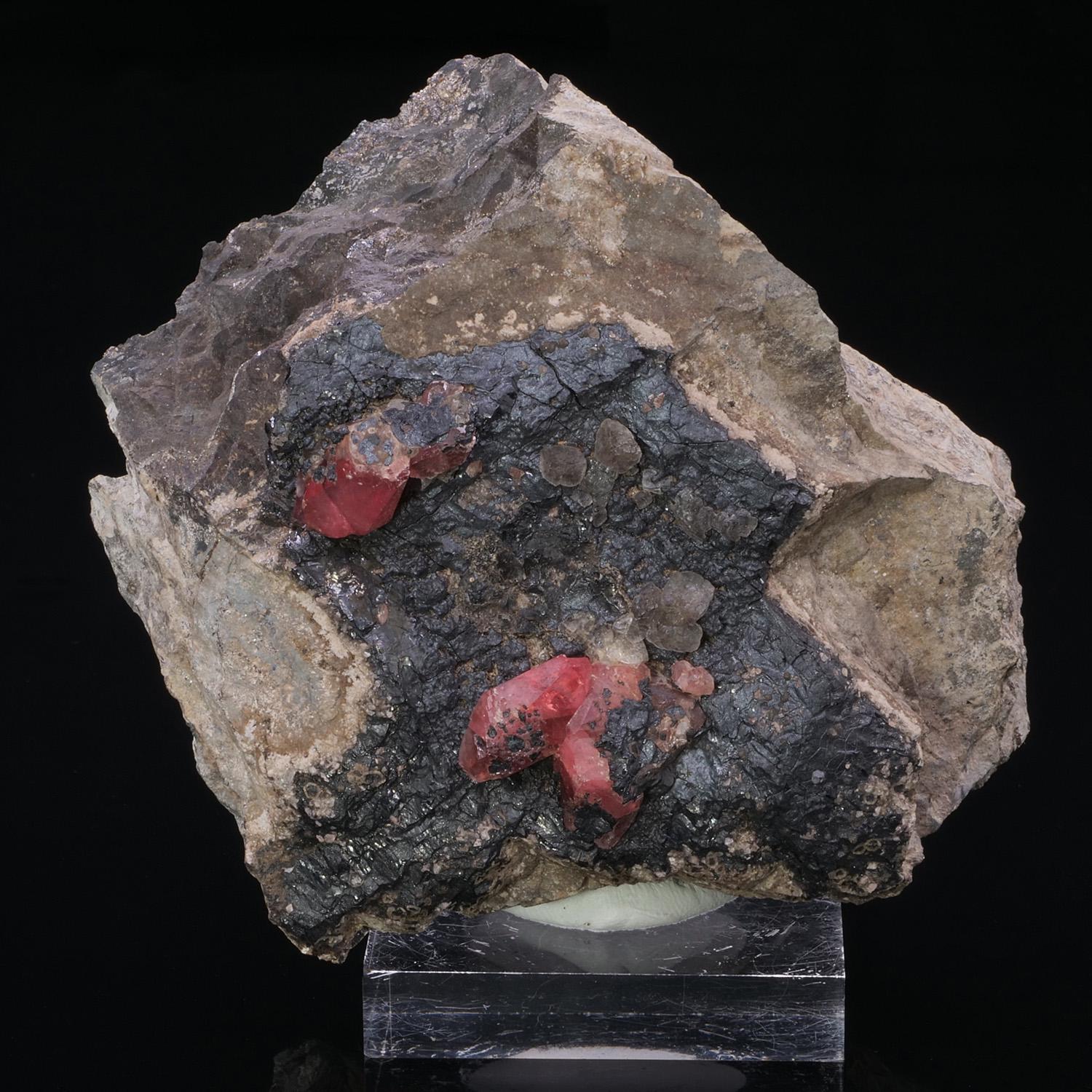 ペルーのウチュチャクア鉱山産のロードクロサイト 800グラム 収集価値