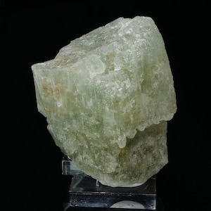 Beryl from Minas Gerais Brazil 610 grams Collectible minerals