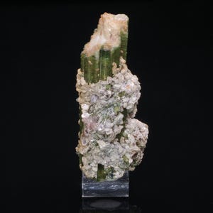 PSM-turmalin, cookeit och rökkvarts från Urubu-gruvan i Brasilien, 180 gram. Samlarmineraler