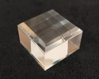 Acrylic base 30 x 30 x 20 mm for collection