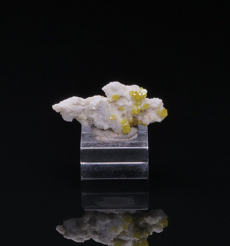 Pyromorphite Daoping mine Chine 5 grammes Minéraux de collection image 1