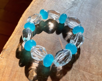 Bracciale elastico grande in quarzo naturale sfaccettato e blu - Perle di vetro artistico lavorato a lume, opalescenti e vivaci