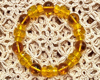 Bracciale elasticizzato Honey Lager Beer giallo chiaro - Perline di vetro artistico tagliate a mano, opalescenti lattiginose, 12x7 mm