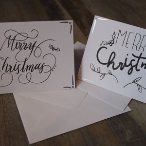 Confezione da 5 cartoline natalizie calligrafiche: 2 stili e 3 opzioni di colore (buste incluse)