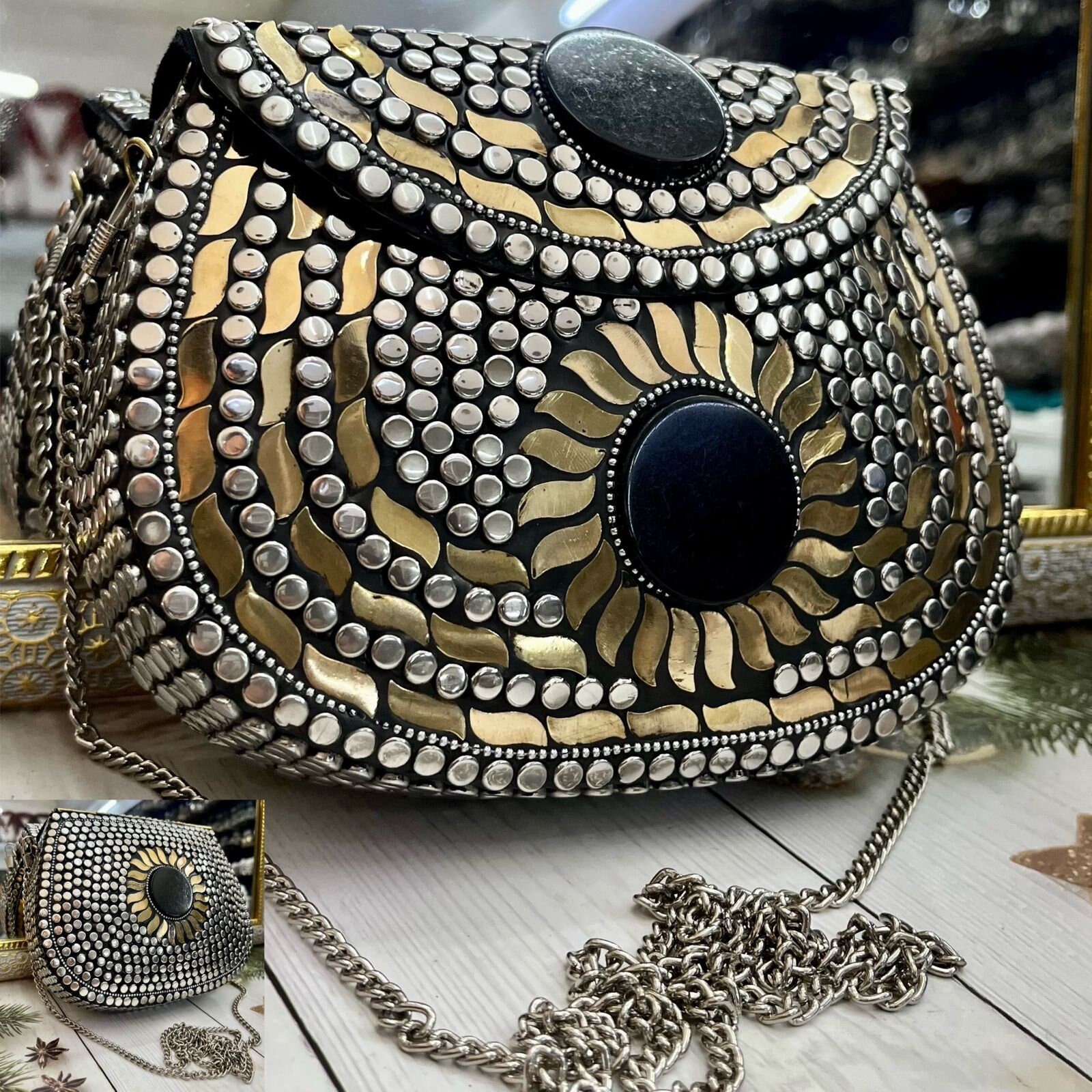 Traditional Metal Stone Workround Shape Box Clutch With Sling Chain at Rs  480 | Biseswarji | Jaipur | ID: 2850144879062