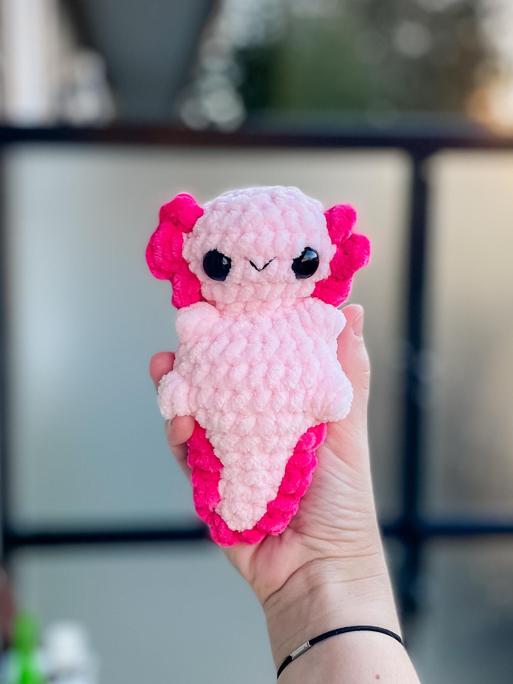 かぎ針編みのメキシコサンショウウオのぬいぐるみ、手作りのシェニール