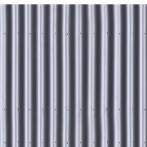 Puede incluir: Primer plano de una pared de metal corrugado con acabado plateado. La pared está hecha de láminas de metal que se unen con remaches. El metal está ligeramente desgastado y tiene una textura sutil.