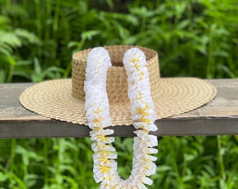 White/Yellow Plumeria Lei