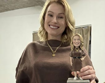 Custom bobblehead doll for mother/girlfriend/grandmother, Personalized Clay Figurine made from your photo, Handmade 3D statue, Surprise gift