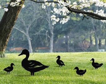 Metalowy palik ogrodowy w kształcie kaczki, dekoracja zewnętrzna w stylu wiejskim