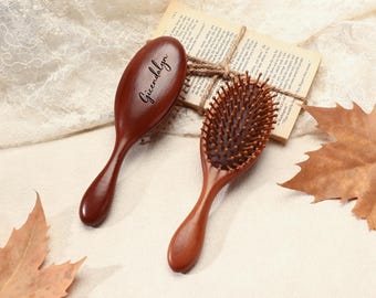 Spazzola per capelli in legno di noce personalizzata, spazzola piatta con incisione personalizzata per lei, regalo di lusso per la proposta di matrimonio della damigella d'onore, cura dei capelli antistatica, regalo per la mamma