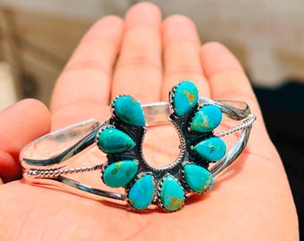 Handgefertigtes Armband aus Kingman-Türkis und Sterlingsilber – Damen-Manschette, Geburtstagsgeschenk, Boho-Schmuck