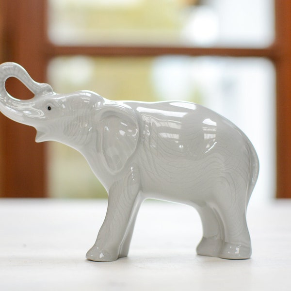 figurine d’éléphant en porcelaine grise vintage/figurine d’éléphant en porcelaine vintage