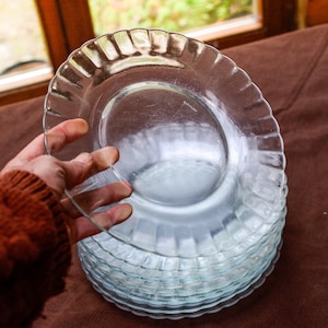 12 Duralex Vintage Glass Dinner Plates – Margarita Model – Resistant Glass 23 cm – Retro Tableware for Garden or Kitchen