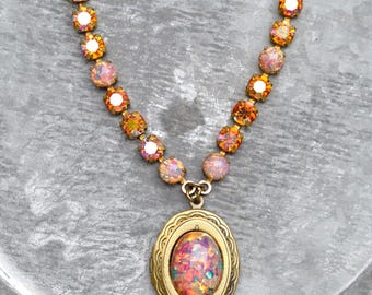 Collar con medallón de ópalo rosa, diamantes de imitación Swarovski naranjas AB vintage, medallón ovalado victoriano, ópalo de fuego, estilo lariat, regalo para mamá
