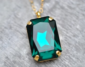 Smaragd Halskette, Großer Smaragd Grüner Anhänger, Smaragd Swarovski Halskette, 14K Gold Filled Kette, Großer Smaragd Kristall Anhänger, Mashugana