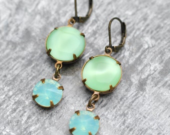 Vintage mint grüne Mondstein Ohrringe, gemacht mit Swarovski seltenem Vintage Pazifik Opal, Mint baumeln Ohrringe, Mondstein Ohrringe, Geschenk für sie