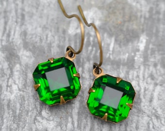 Emerald Earrings, Green Earrings, Emerald Green Earrings, Vintage Green Crystal Earrings, Bright Green, Christmas Earrings, Charm Earring