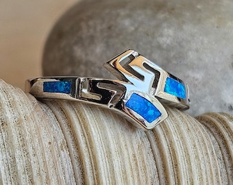 Sterlingzilveren opaalring: oud-Grieks motiefsieraden