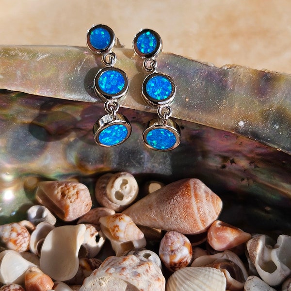 Sterling silver dangling earrings with blue opal, orecchini pendenti in stile greco antico, boucles d'oreilles pedantes , Ohrhänger