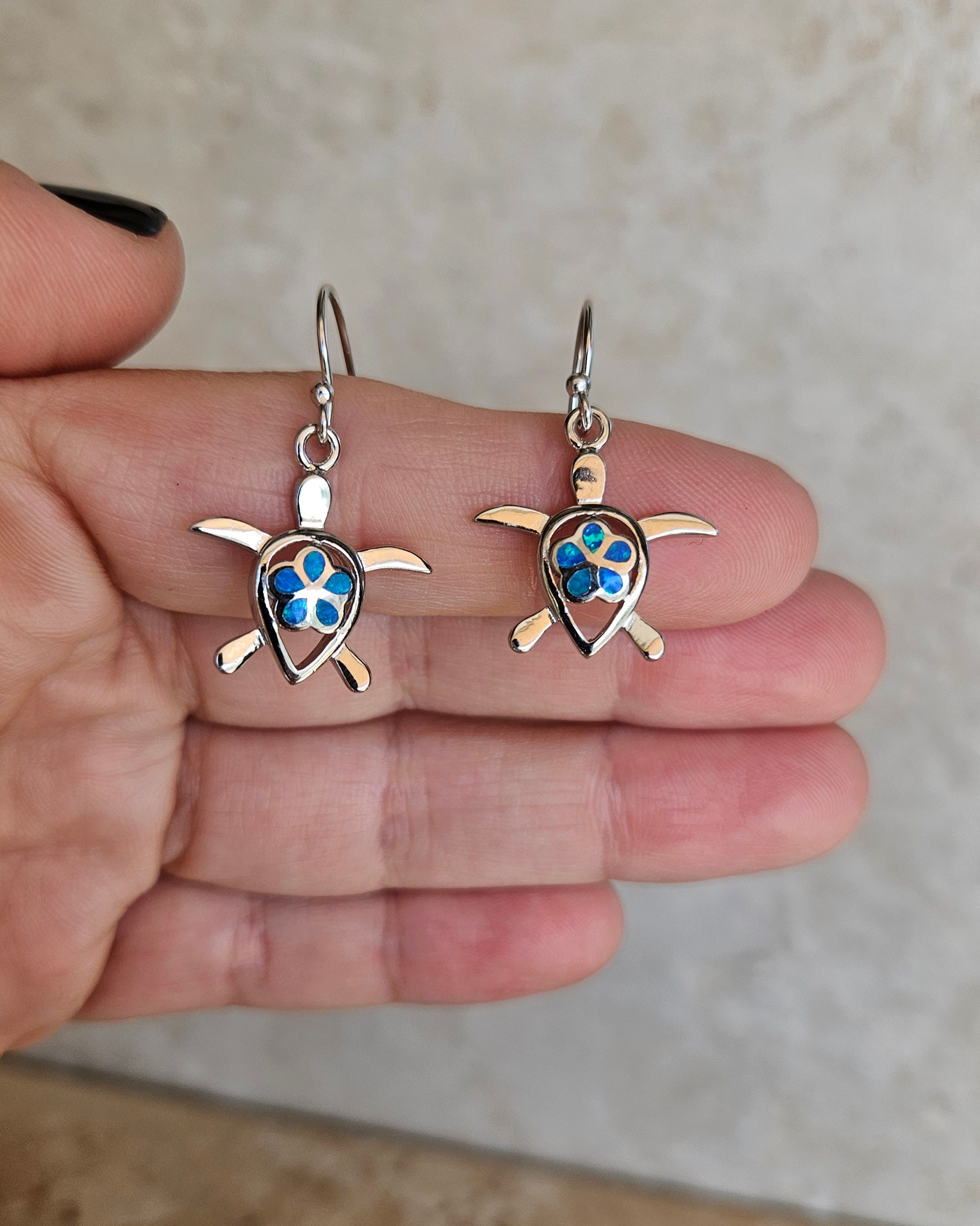 Set Regalo Orecchini E Collana Con Ciondolo Tartaruga In Opale Di Fuoco Verde - Argento 925