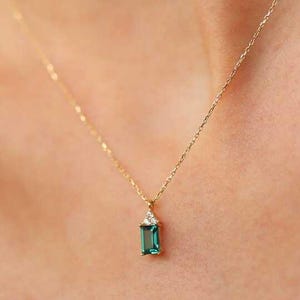 14K Gold Minimal Octagon Green Emerald Necklace, Minimalist Octagon Pendant, Dainty Handmade Jewelry, Real Gold Fine Jewelry, Gift for Women