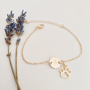 Paw charm bracelet, Personalized initial bracelet, Dog mom bracelet, Cat mum bracelet, Unique pet lover gift, Pet memorial jewelry, For her