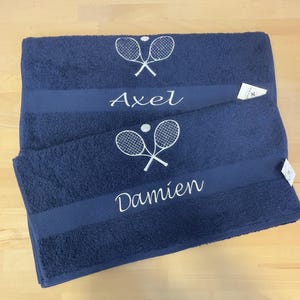 Toalla bordada con motivo de raqueta de tenis, idea de regalo personalizada, regalo deportivo para entrenador de club deportivo de equipo de tenis para cumpleaños