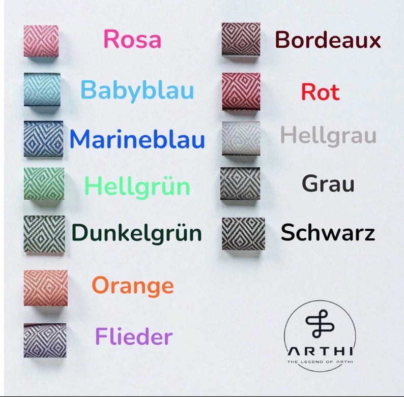K&ouml;nnte beinhalten: Eine Farbkarte mit zw&ouml;lf Stoffmustern im Rautenmuster, die jeweils mit ihrem entsprechenden Farbnamen beschriftet sind: Rosa, Babyblau, Marineblau, Hellgr&uuml;n, Dunkelgr&uuml;n, Orange, Flieder, Bordeaux, Rot, Hellgrau, Grau und Schwarz.
