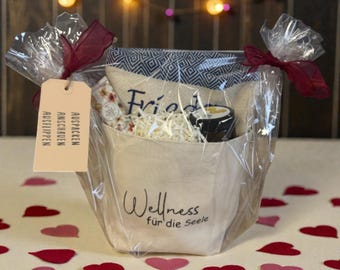 Personalisiertes Wellness Geschenk Set mit Saunatuch inkl Baumwolltasche Ideal als Geschenk  Optional Salzpeeling Zitrone Geburtstaggeschenk