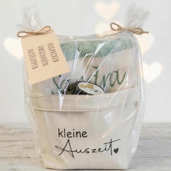 Personalisiertes Wellness Spa Geschenkset mit Saunatuch inkl Baumwolltasche Ideal als Geschenk für  Geburtstag Optional Salzpeeling Zit