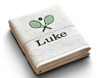 Gepersonaliseerde geborduurde handdoek met tennisracketmotief, ideaal als cadeau voor tennisteams, clubs of coaches, of als bad-/douchehanddoek met naam, een leuk cadeau-idee.