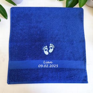 Gift for newborns: Towel with name & date, personalized bath towel, gift for baby, useful gift idea, gift for boys and girls